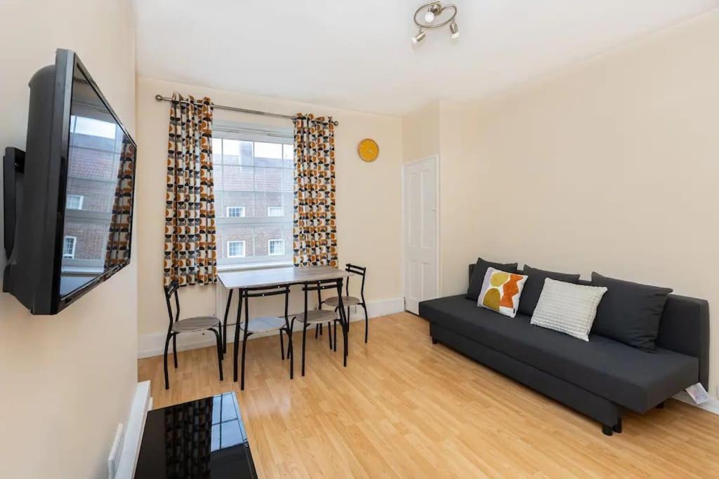 Apartamento Tranquil 1Br In South Bank With Onsite Parking Londres Exterior foto