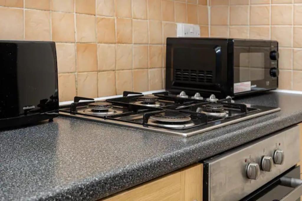 Apartamento Tranquil 1Br In South Bank With Onsite Parking Londres Exterior foto