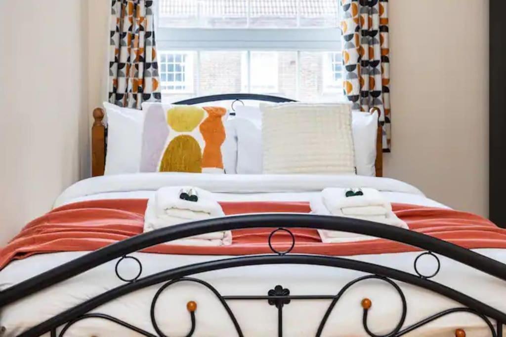Apartamento Tranquil 1Br In South Bank With Onsite Parking Londres Exterior foto
