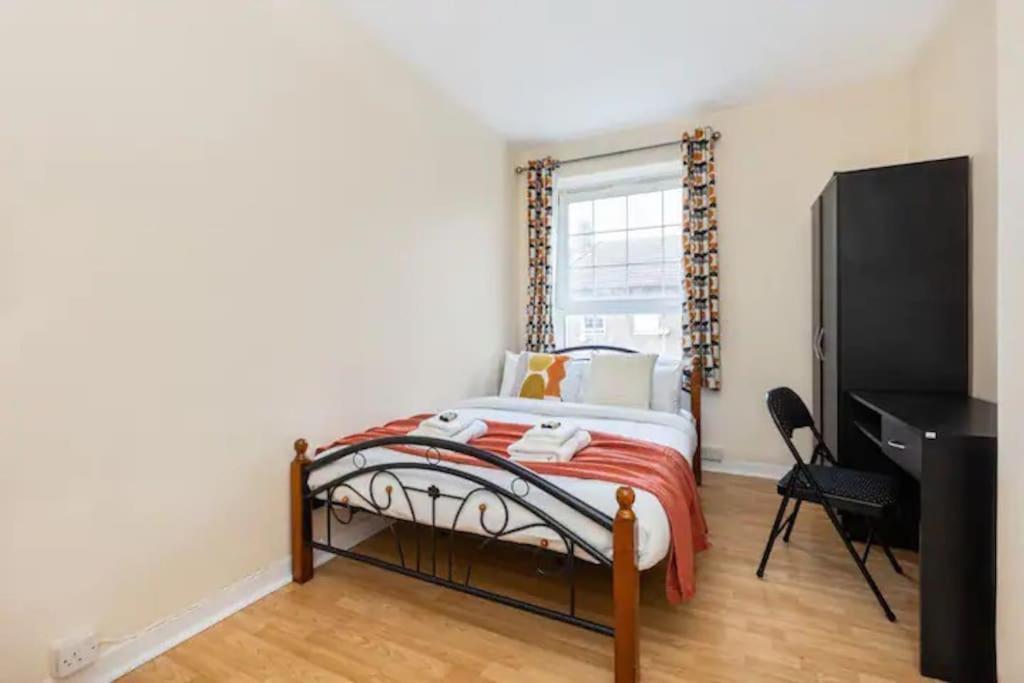 Apartamento Tranquil 1Br In South Bank With Onsite Parking Londres Exterior foto