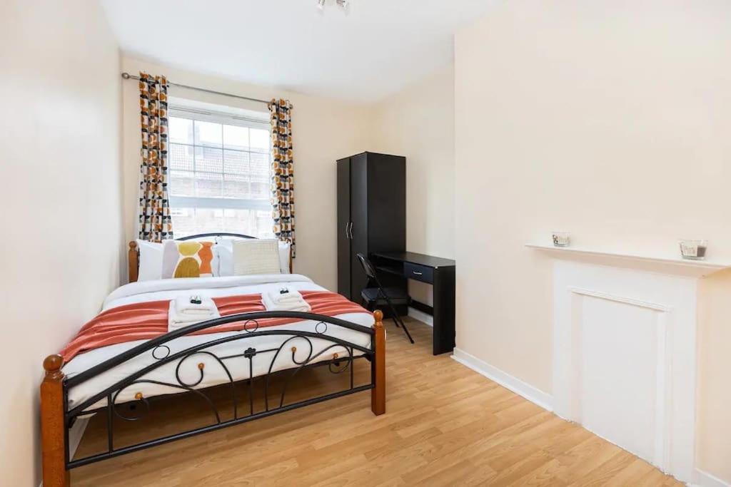 Apartamento Tranquil 1Br In South Bank With Onsite Parking Londres Exterior foto