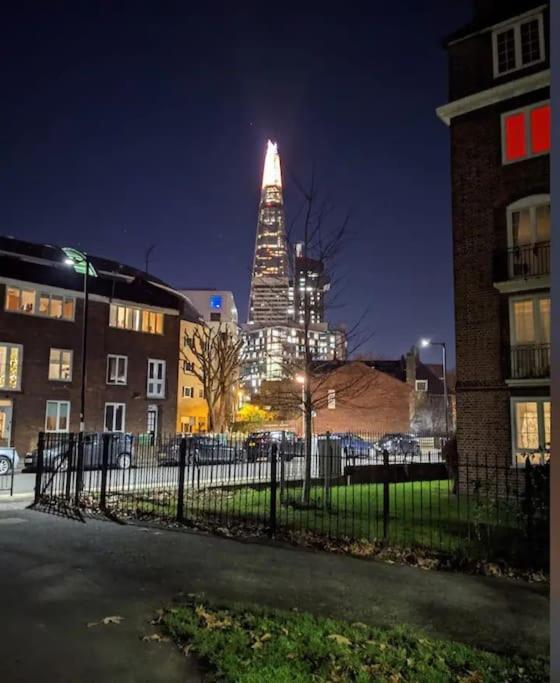 Apartamento Tranquil 1Br In South Bank With Onsite Parking Londres Exterior foto
