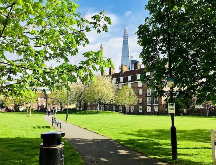 Apartamento Tranquil 1Br In South Bank With Onsite Parking Londres Exterior foto